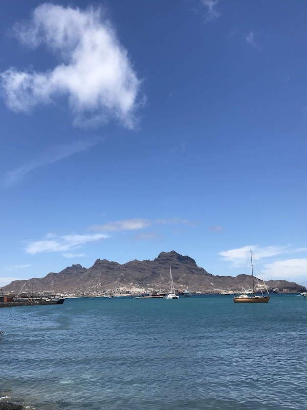 Aussicht auf den Monte Cara Berg in Mindelo auf der Insel São Vicente