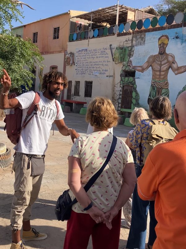 Eder Guide mit Kunden während der Stadtführung